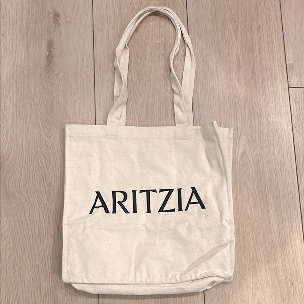 COPY - Aritzia Tote!